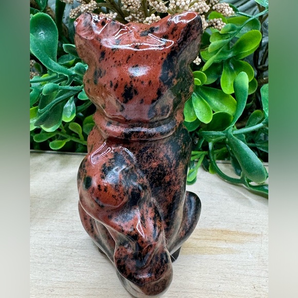 Mahogany Obsidian Crystal Dog Carving - Picture 6 of 10